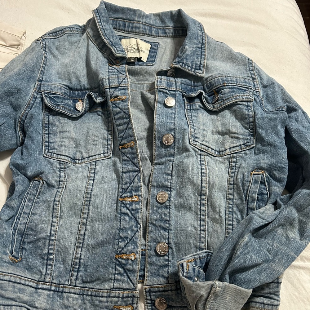 Women’s Medium Ashely Vintage Charm Jean jacket